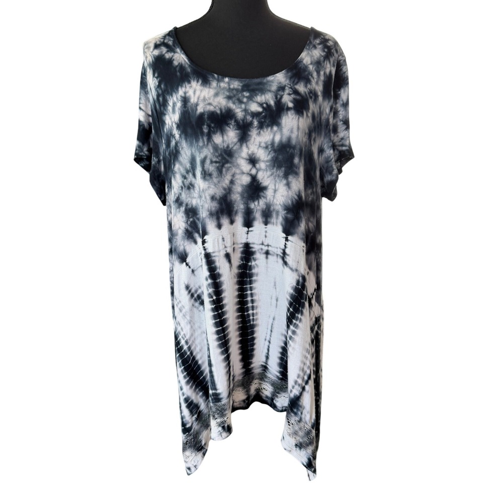 Chicos Tie Dye Sharkbite Tunic Top Blue White Lace Trim Size 2 L Large Womens